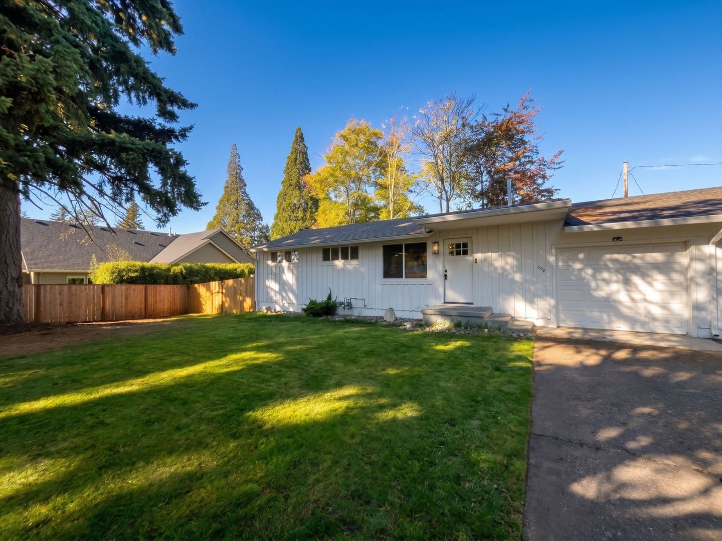 OREGON CITY Apartment: 409 & 411 EASTFIELD DR.