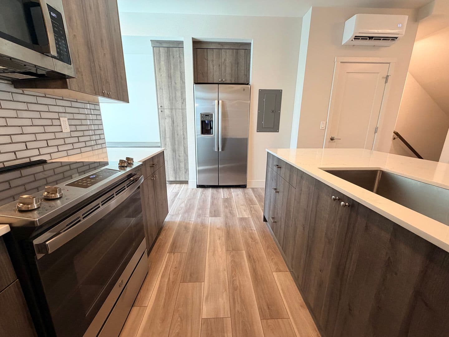 LAKE OSWEGO Apartment: 15948 QUARRY RD.