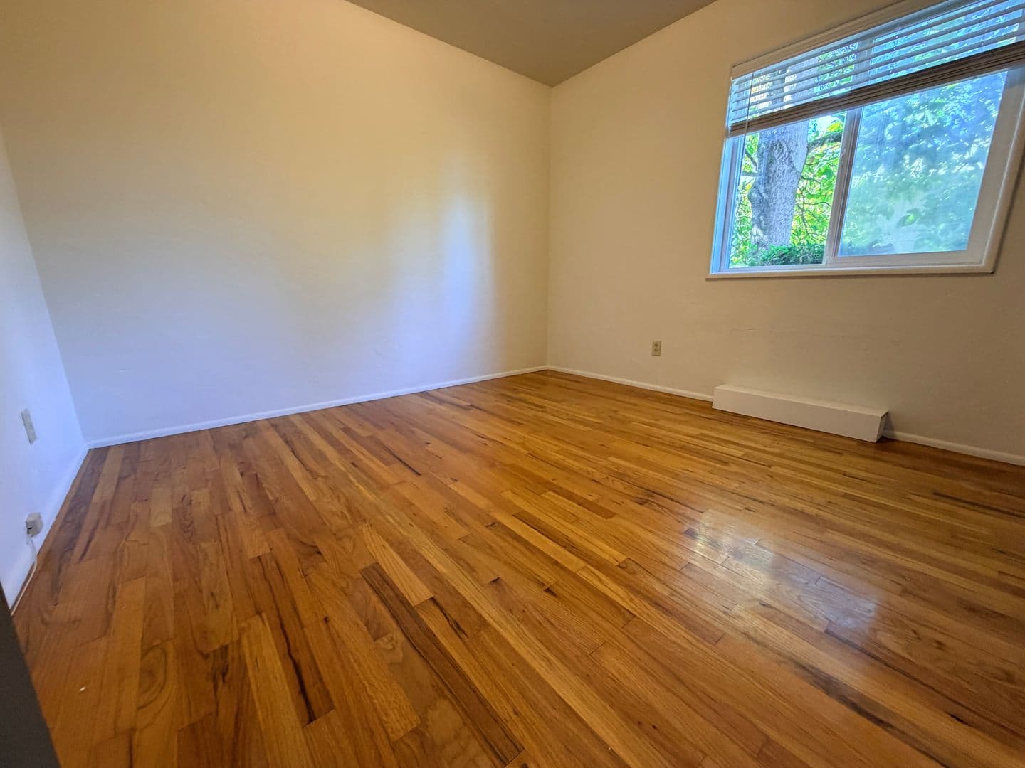 PORTLAND Apartment: 6634 E BURNSIDE #A-N