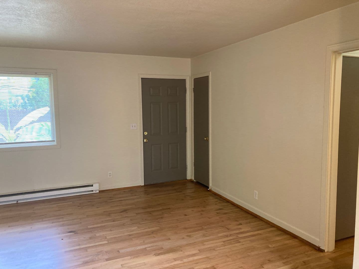 BEAVERTON Apartment: 4955 SW LOMBARD AVE