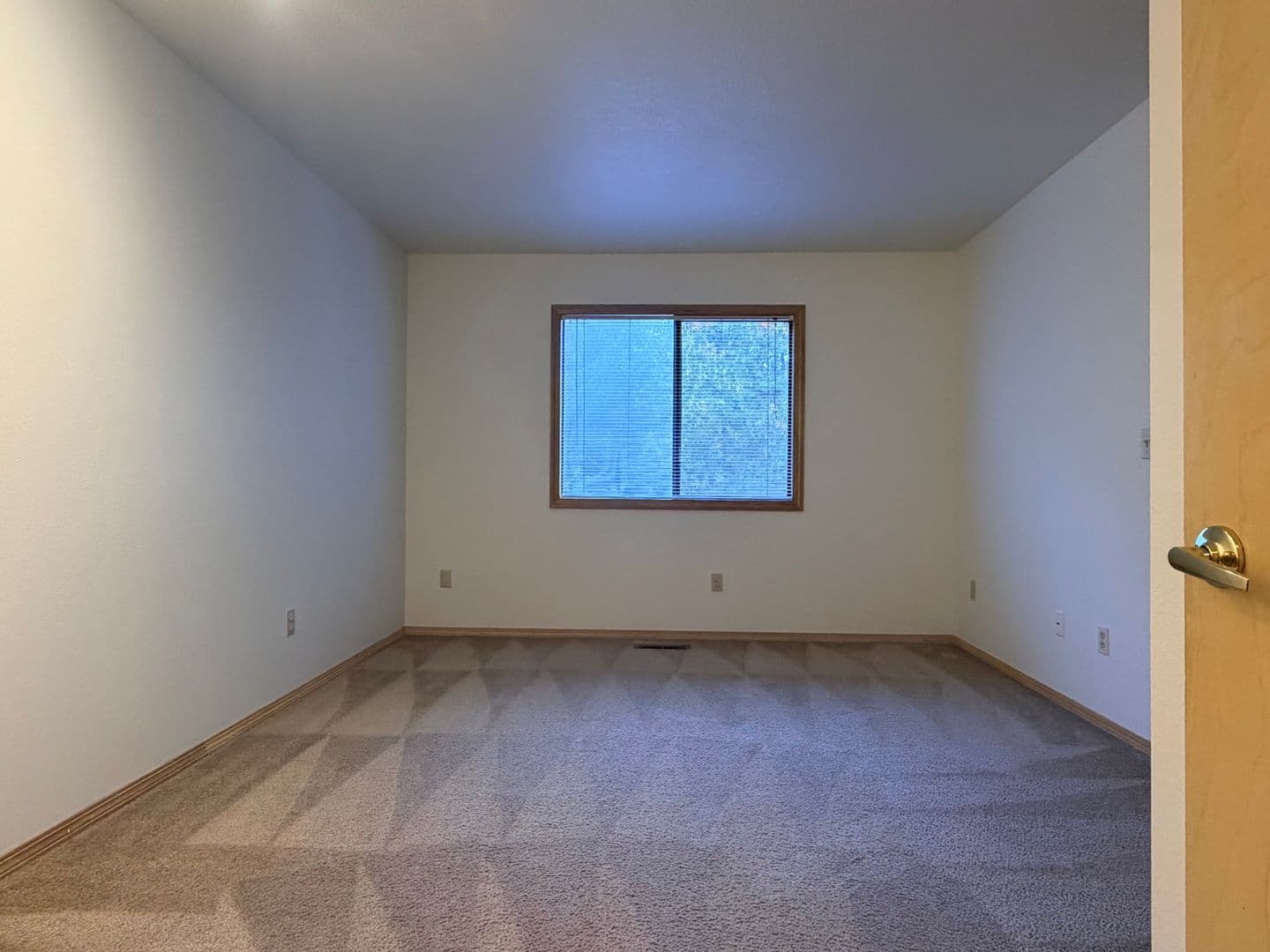 TIGARD House: 9570 SW MILLEN DR