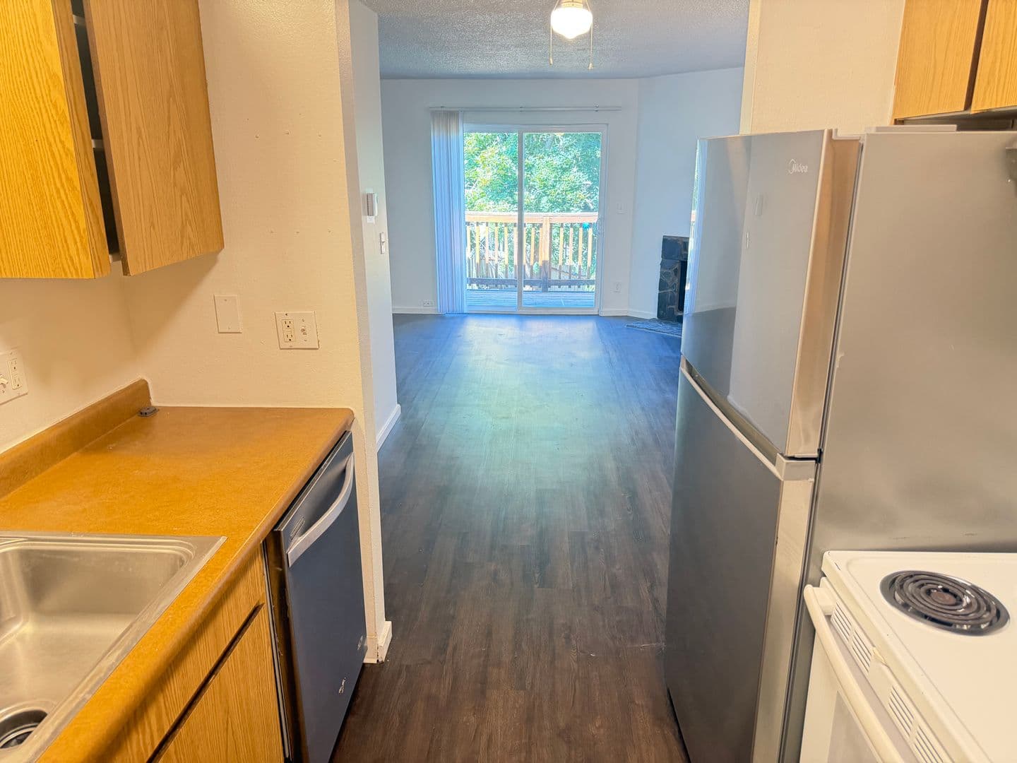 BEAVERTON Apartment: 9765 SW LOOKOUT TERR.