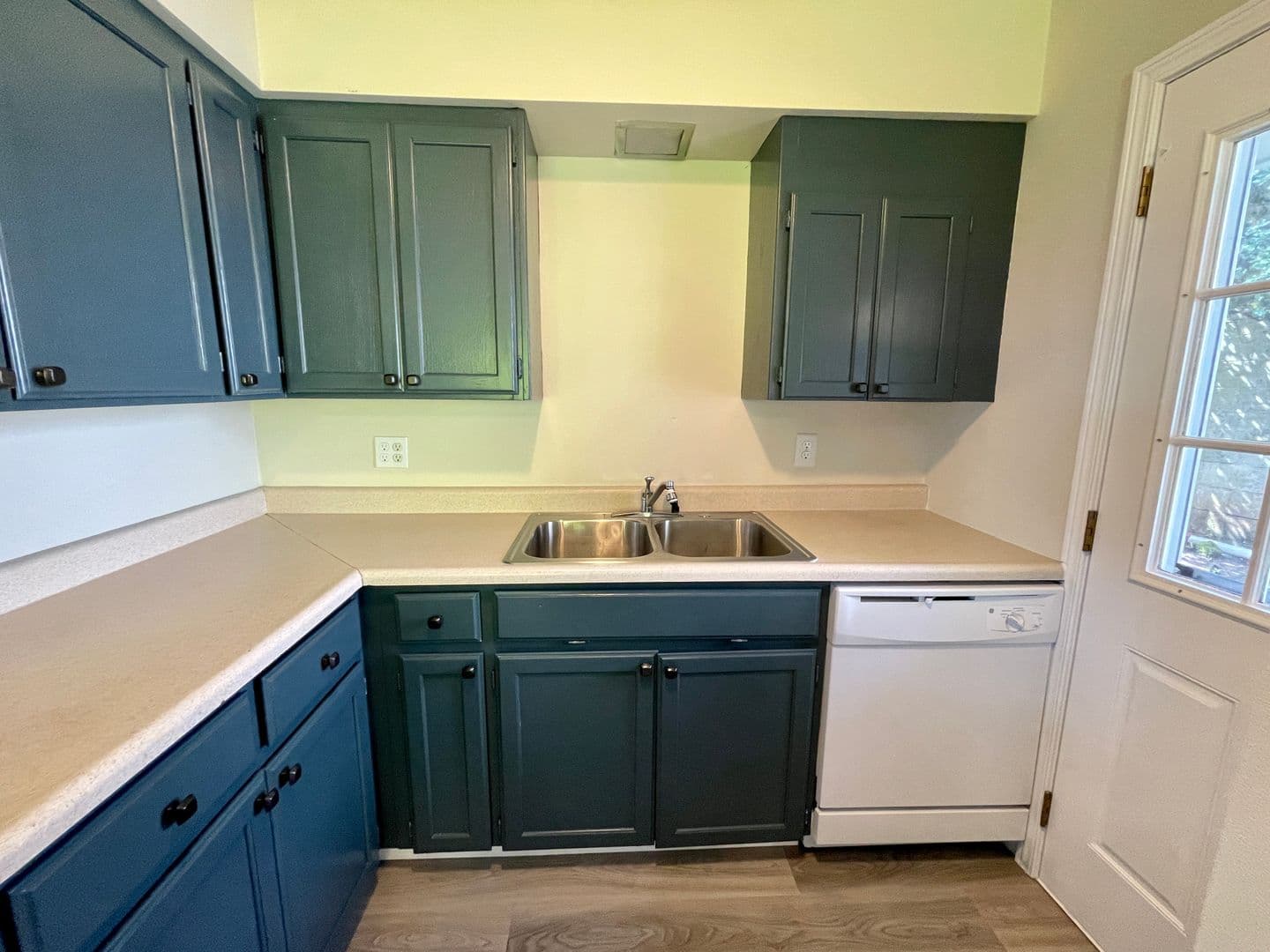 TIGARD House: 11465 SW 95TH AVE