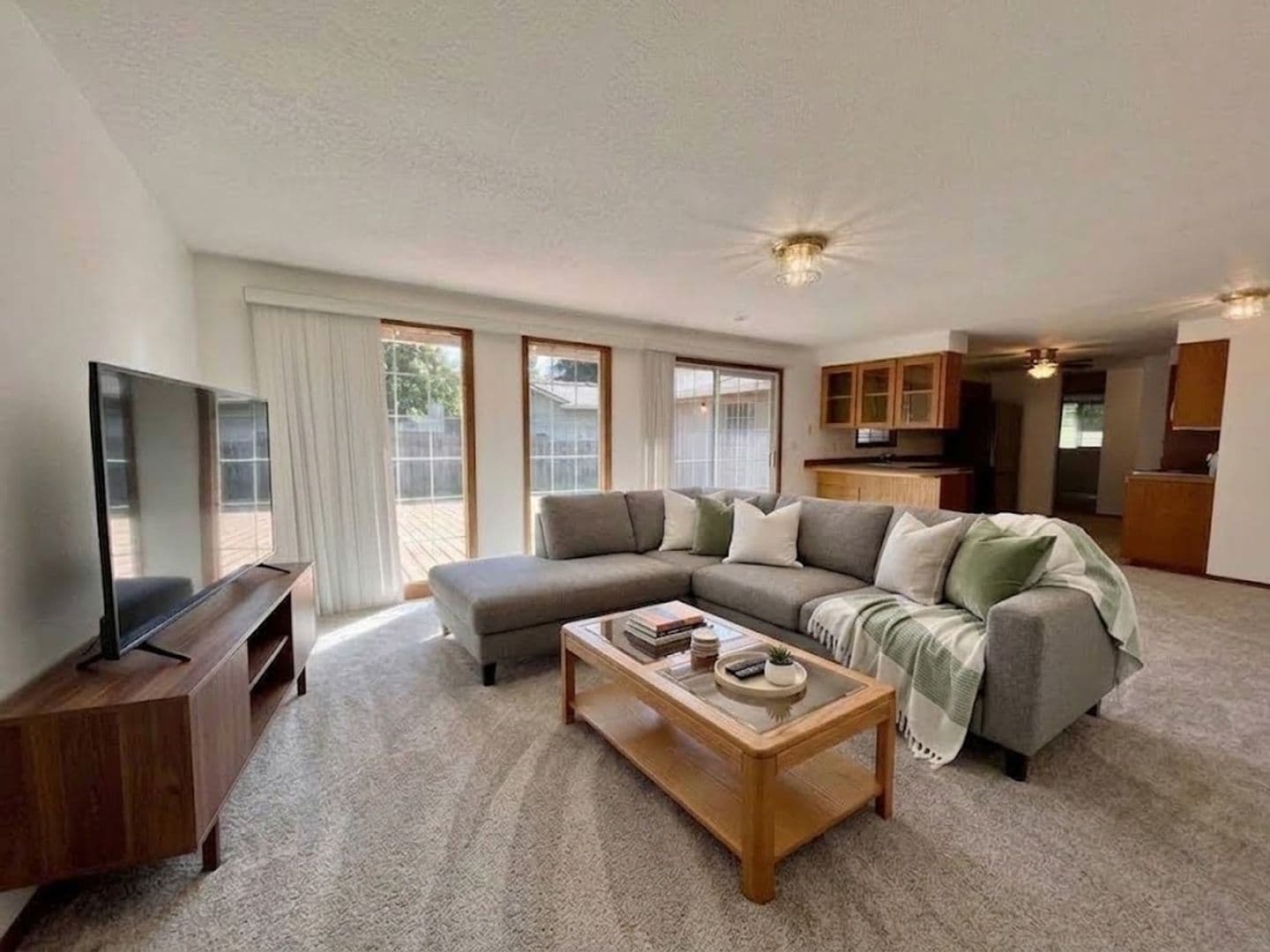 PORTLAND House: 8150 SW MAPLELEAF ST.