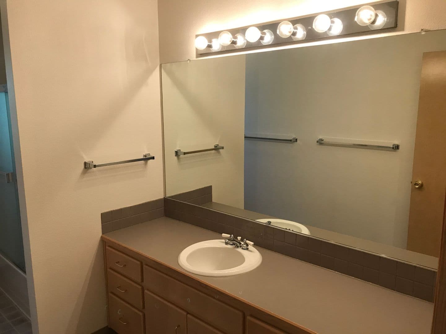 TIGARD House: 9570 SW MILLEN DR
