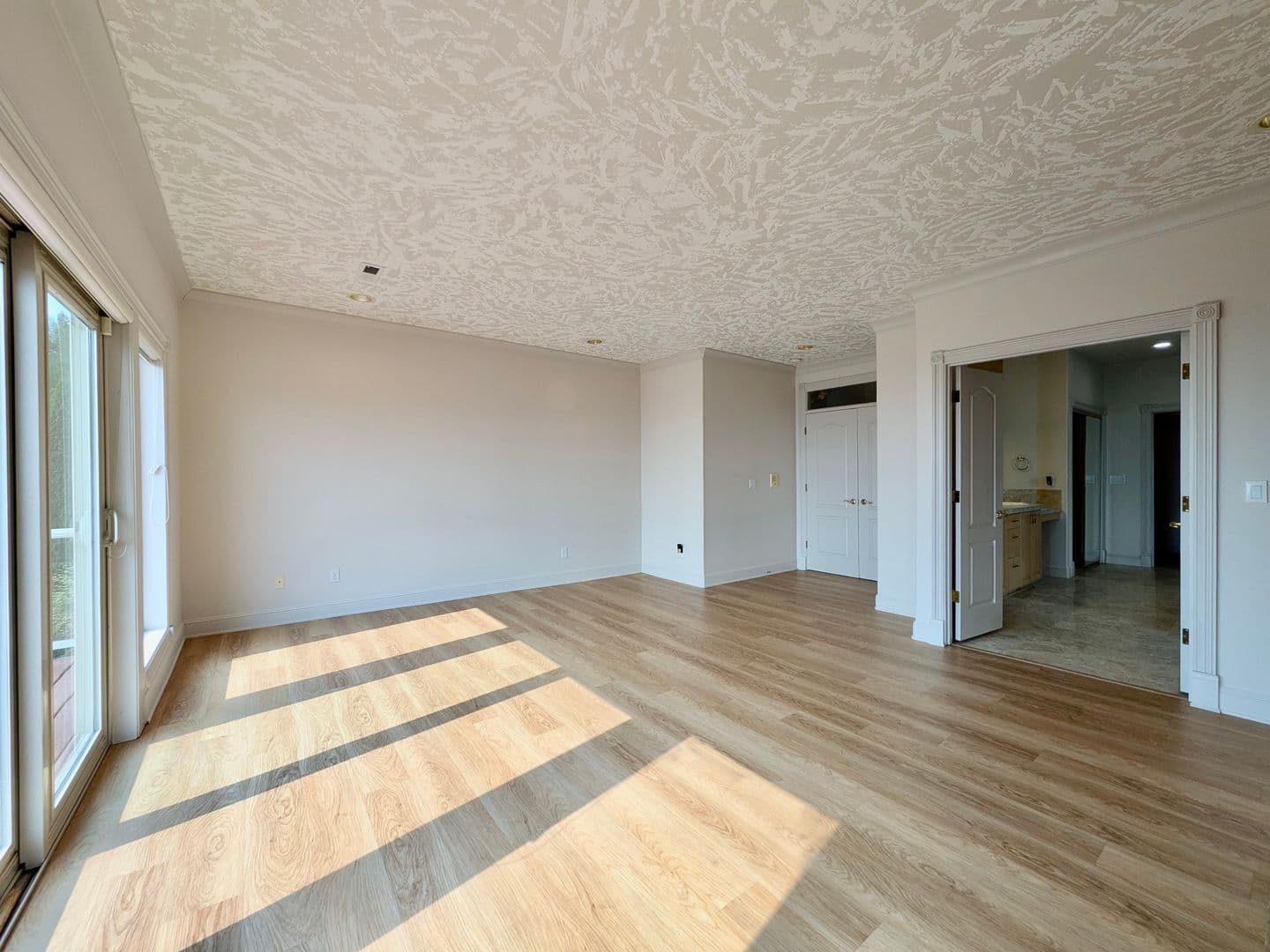 PORTLAND House: 3014 NW CHAPIN DR.