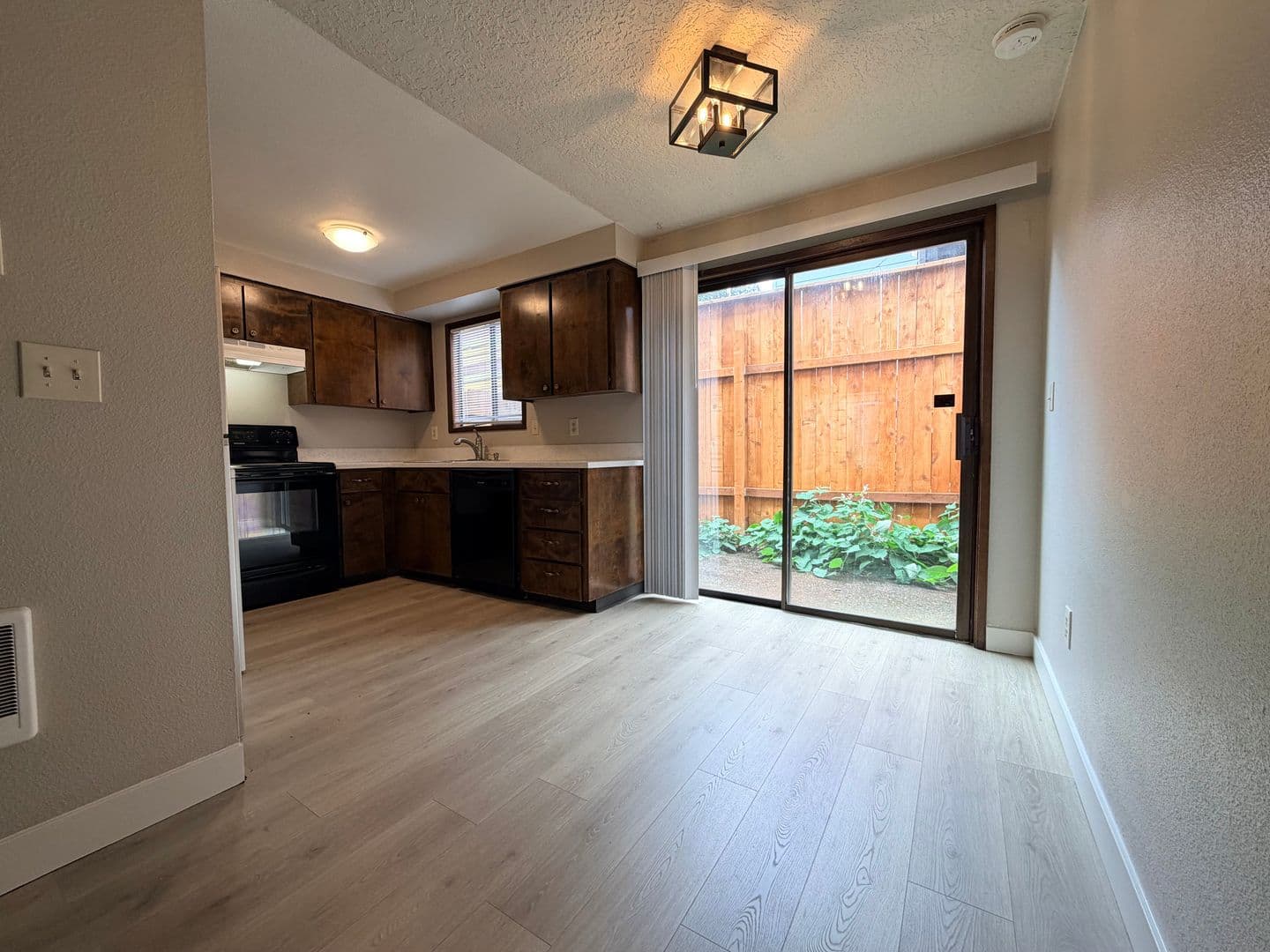 PORTLAND Townhome: 1611 SE NEHALEM ST