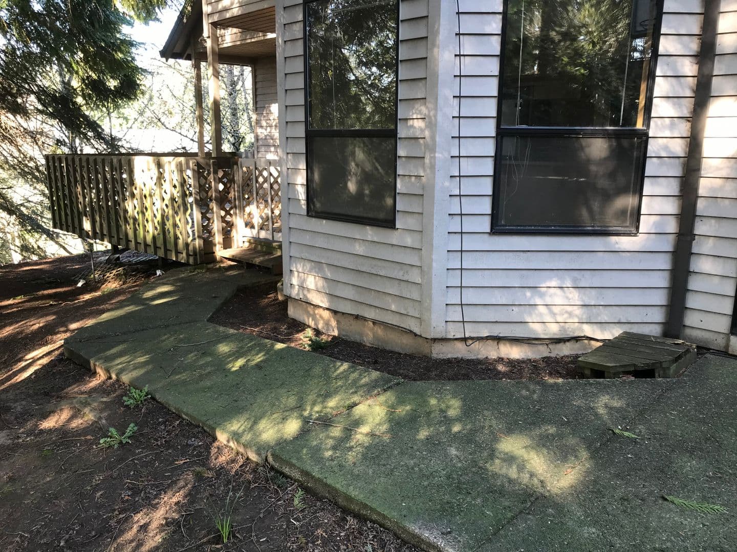 TIGARD House: 9570 SW MILLEN DR