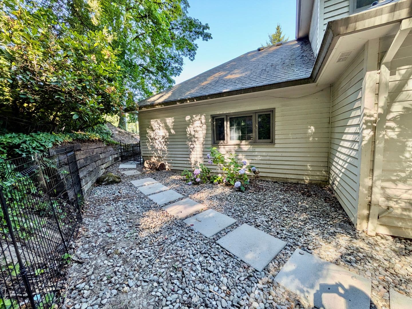 LAKE OSWEGO House: 18132 WESTVIEW DRIVE