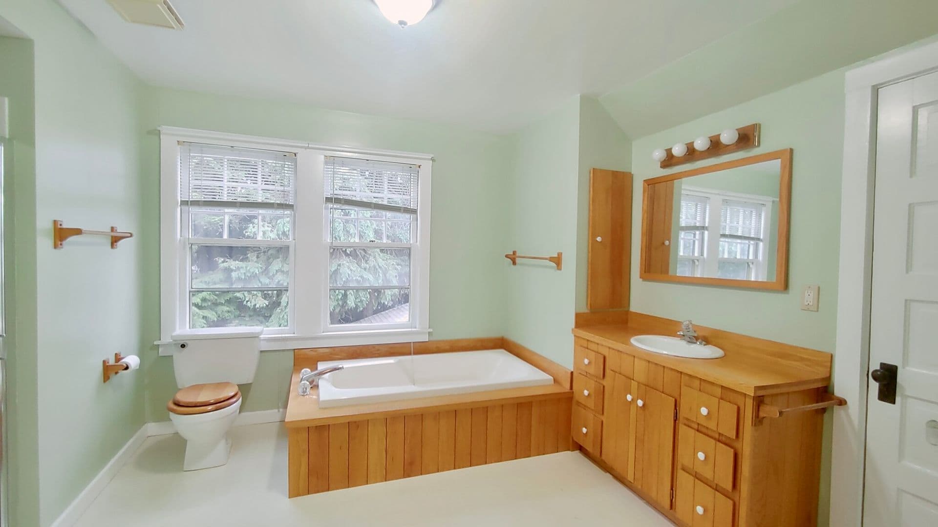 PORTLAND House: 4435 NE 73RD AVE.
