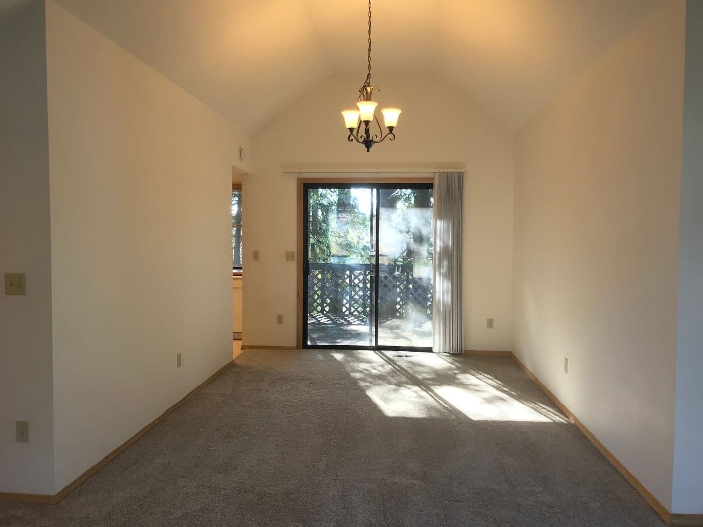 TIGARD House: 9570 SW MILLEN DR
