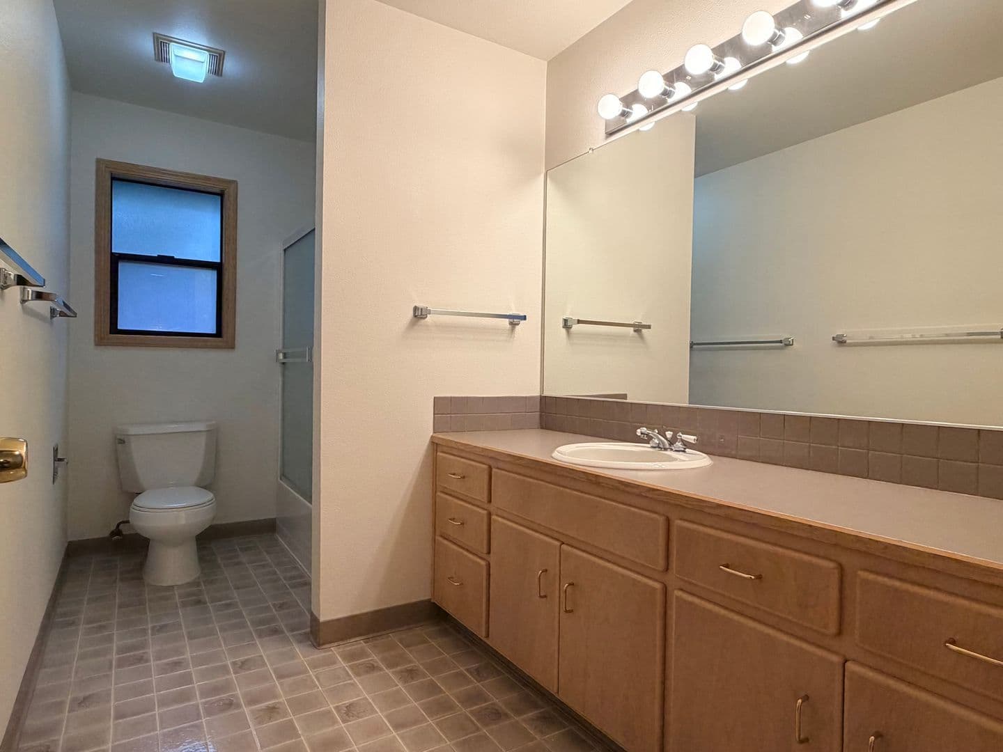 TIGARD House: 9570 SW MILLEN DR