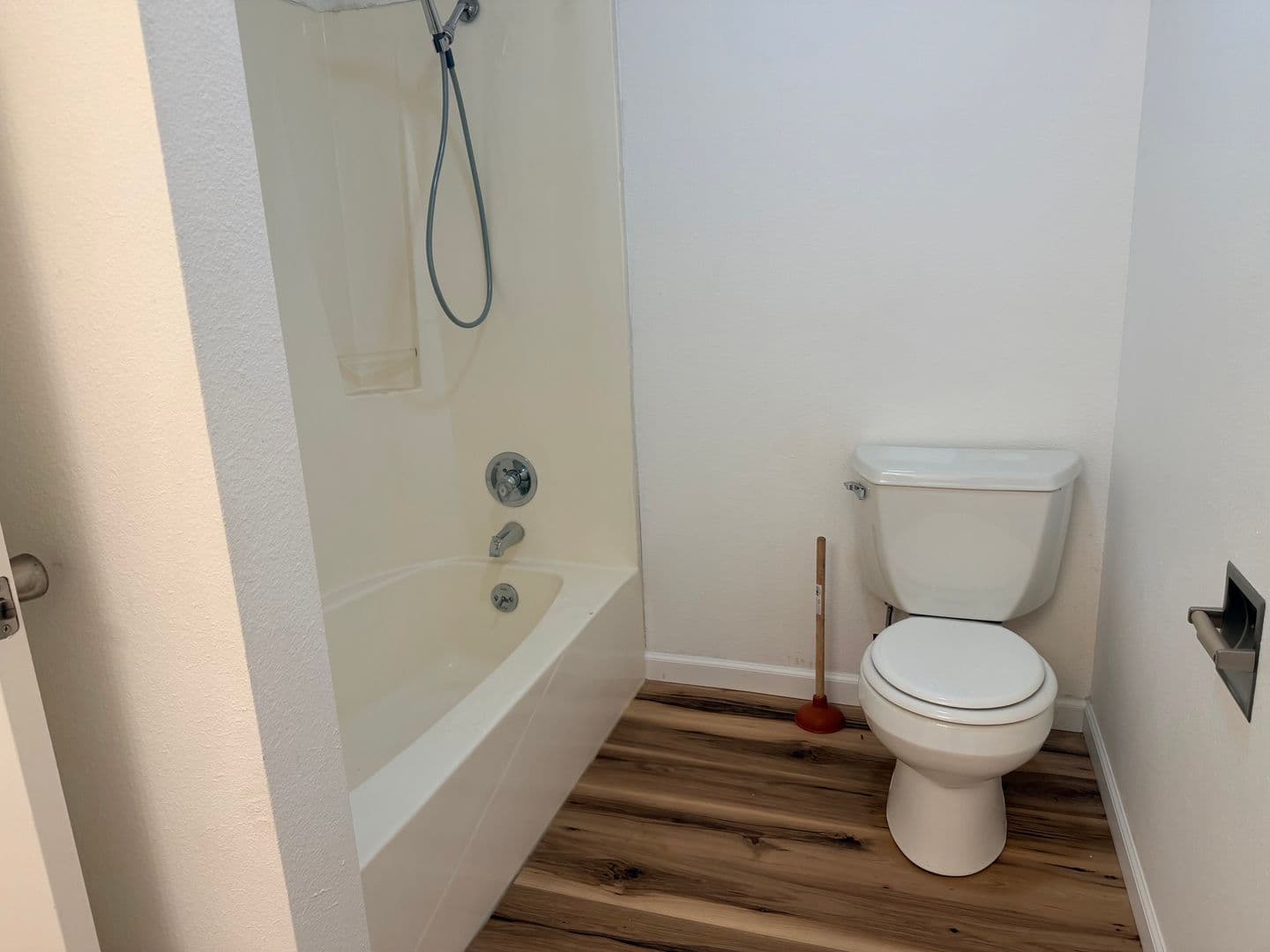 HILLSBORO House: 1660 SE SUSSEX CT