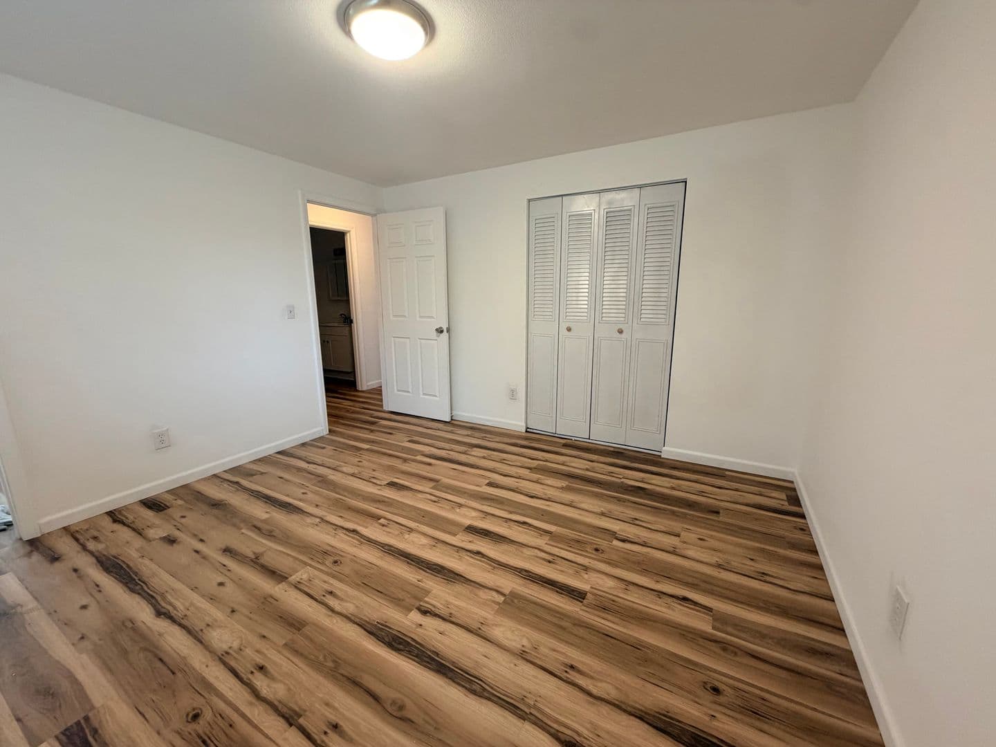 HILLSBORO House: 1660 SE SUSSEX CT