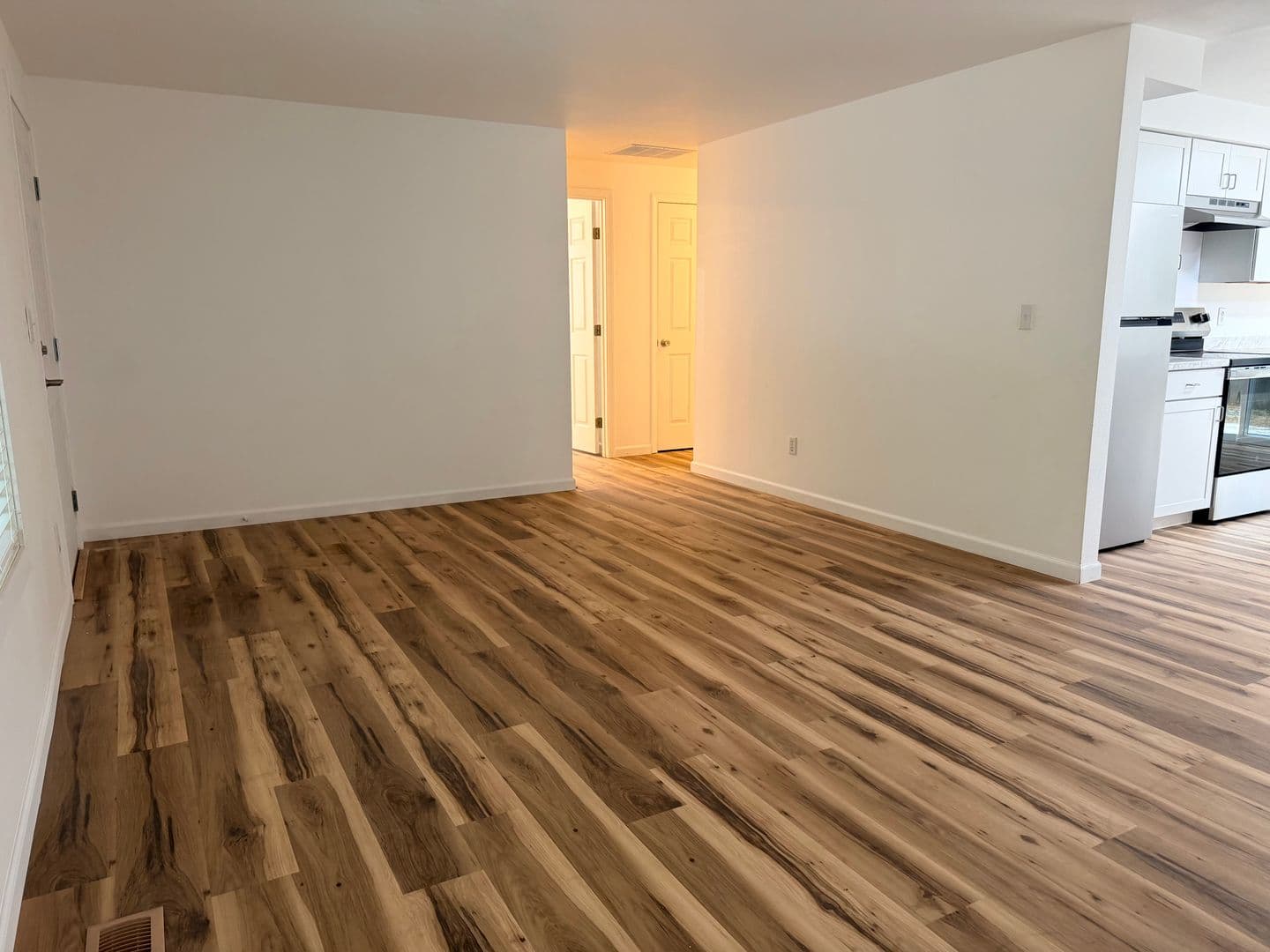HILLSBORO House: 1660 SE SUSSEX CT