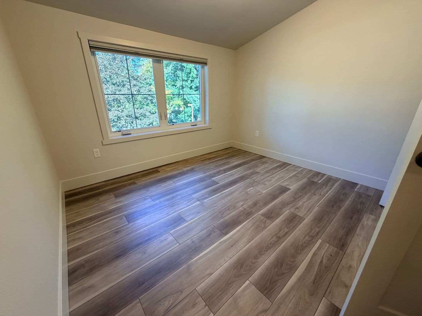 LAKE OSWEGO Apartment: 15948 QUARRY RD.