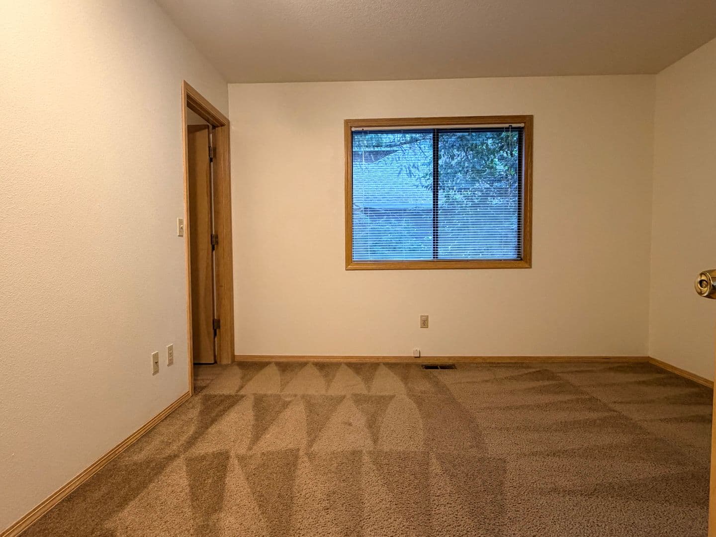 TIGARD House: 9570 SW MILLEN DR