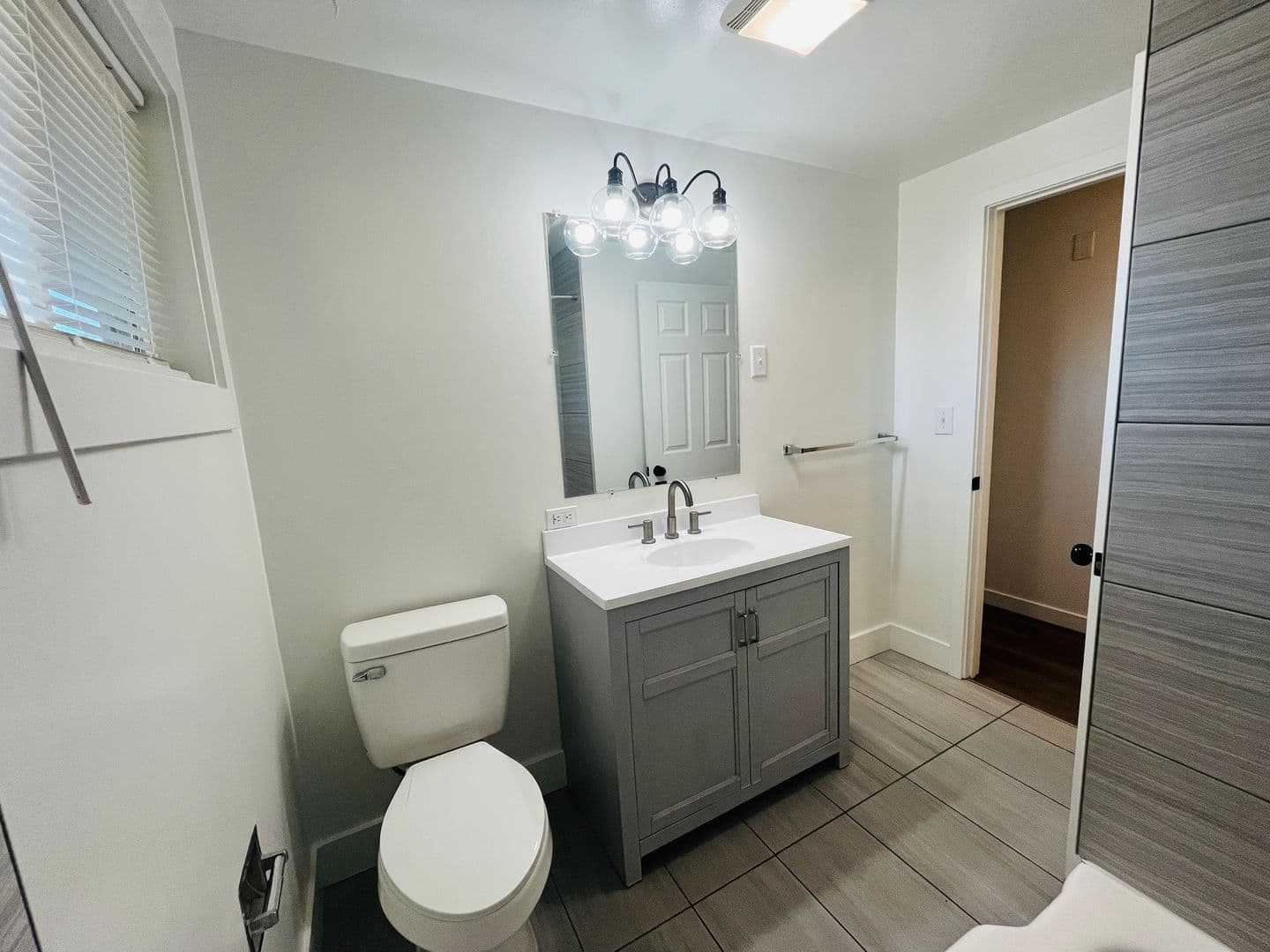 OREGON CITY Apartment: 409 & 411 EASTFIELD DR.