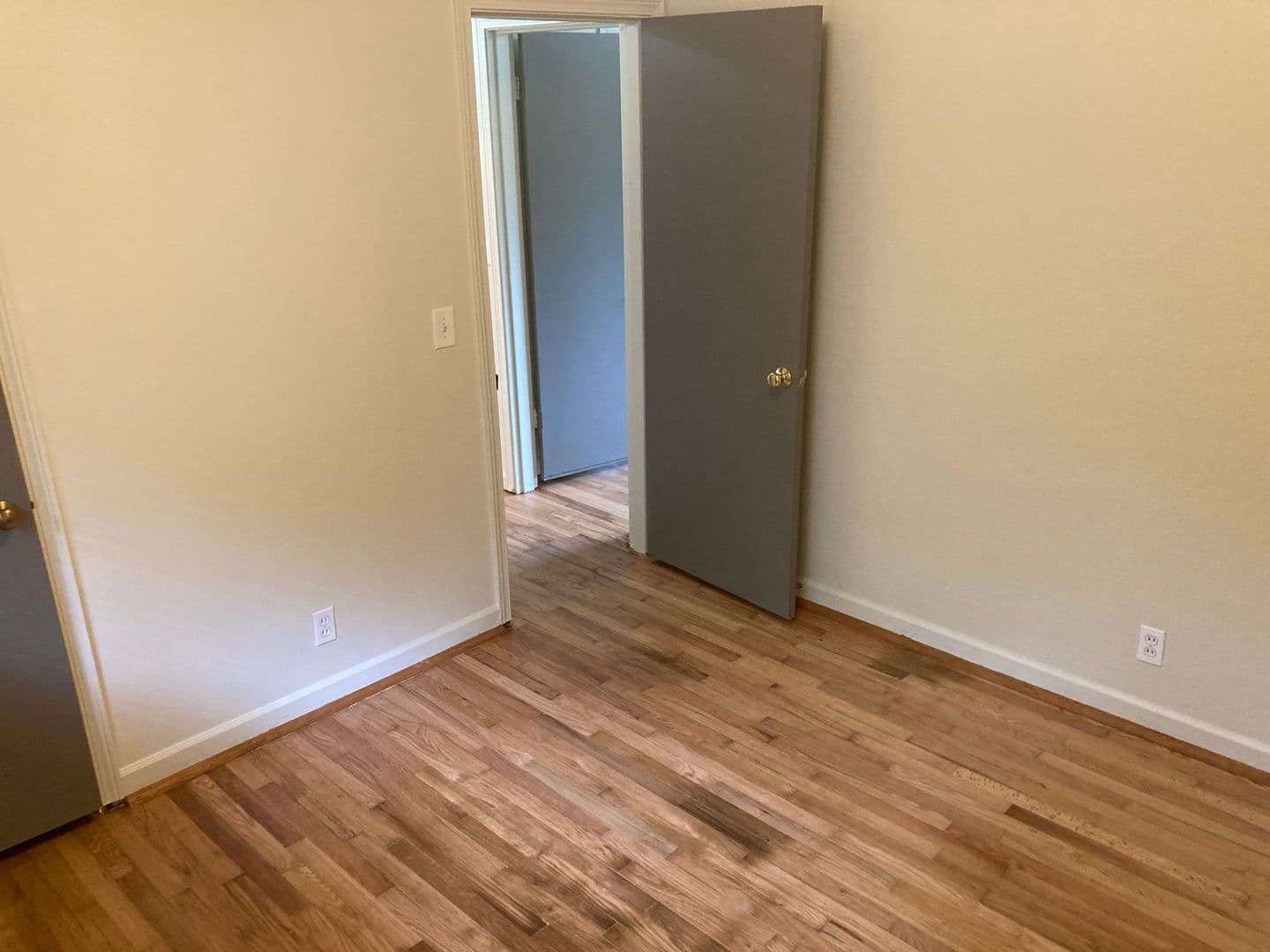 BEAVERTON Apartment: 4955 SW LOMBARD AVE