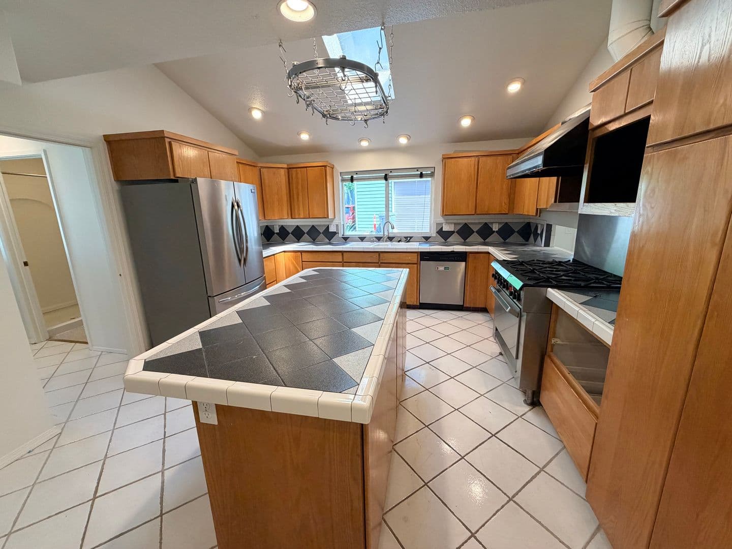 PORTLAND Townhome: 9938 SW TERWILLIGER BLVD.