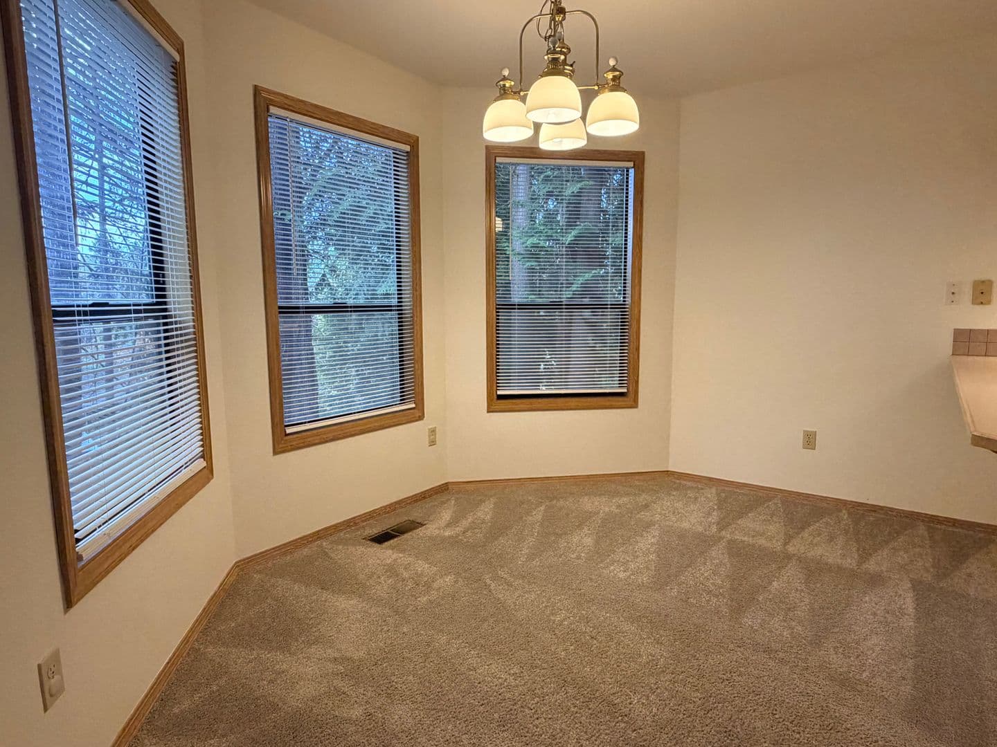 TIGARD House: 9570 SW MILLEN DR