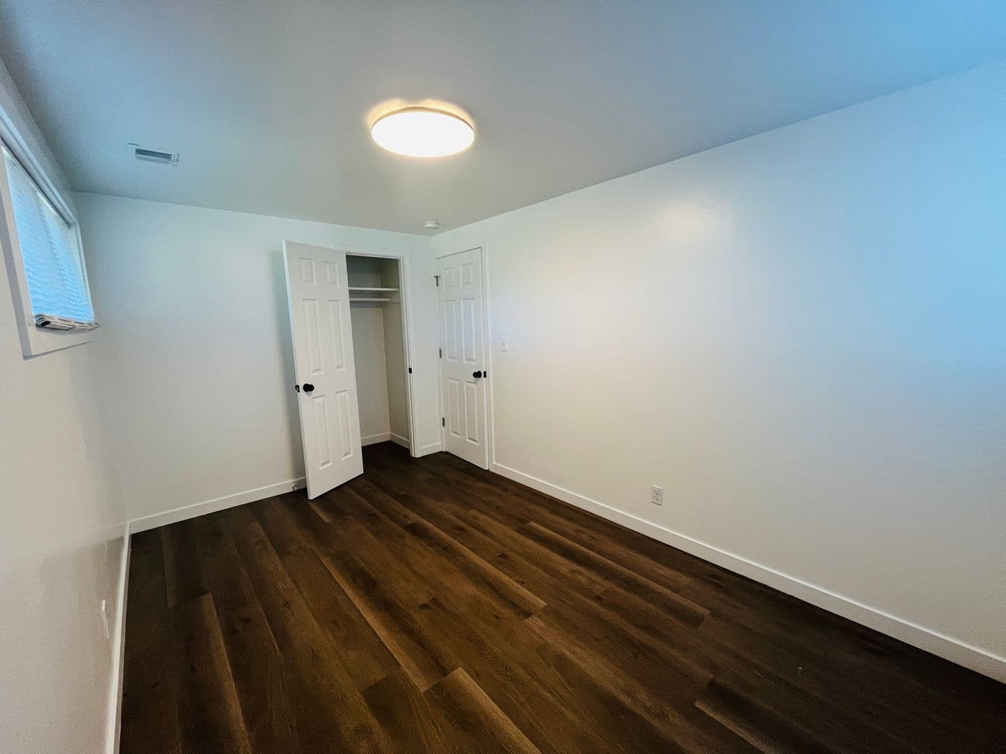OREGON CITY Apartment: 409 & 411 EASTFIELD DR.