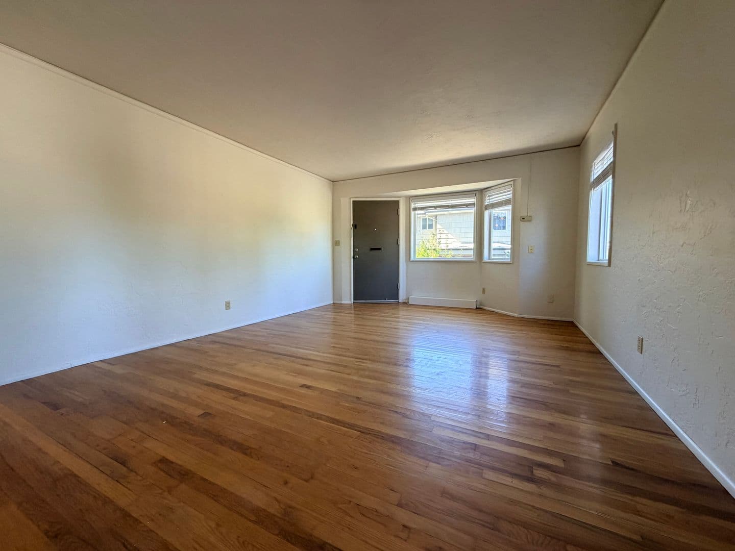 PORTLAND Apartment: 6634 E BURNSIDE #A-N