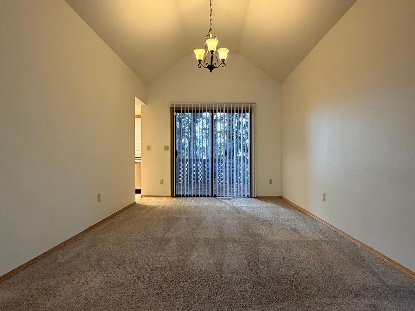 TIGARD House: 9570 SW MILLEN DR