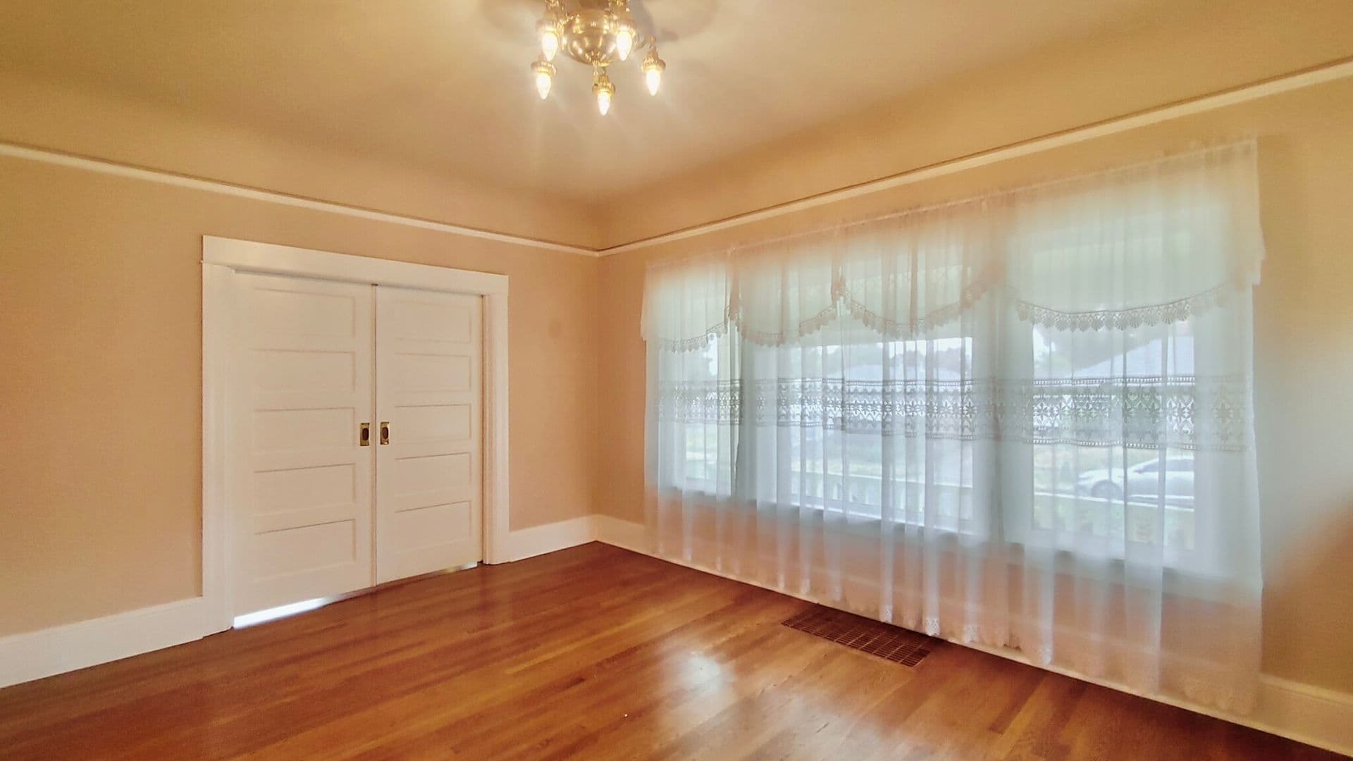 PORTLAND House: 4435 NE 73RD AVE.
