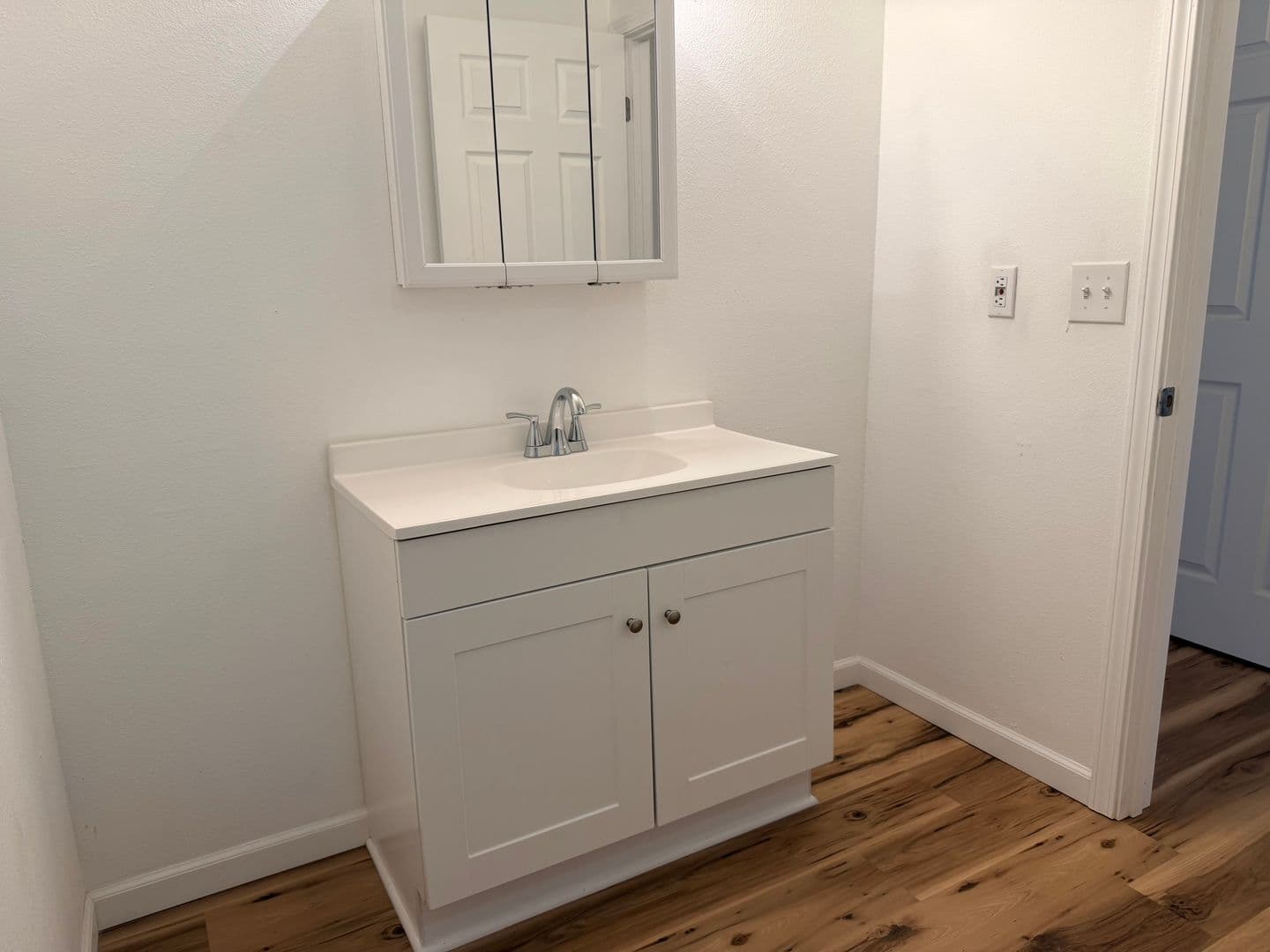 HILLSBORO House: 1660 SE SUSSEX CT