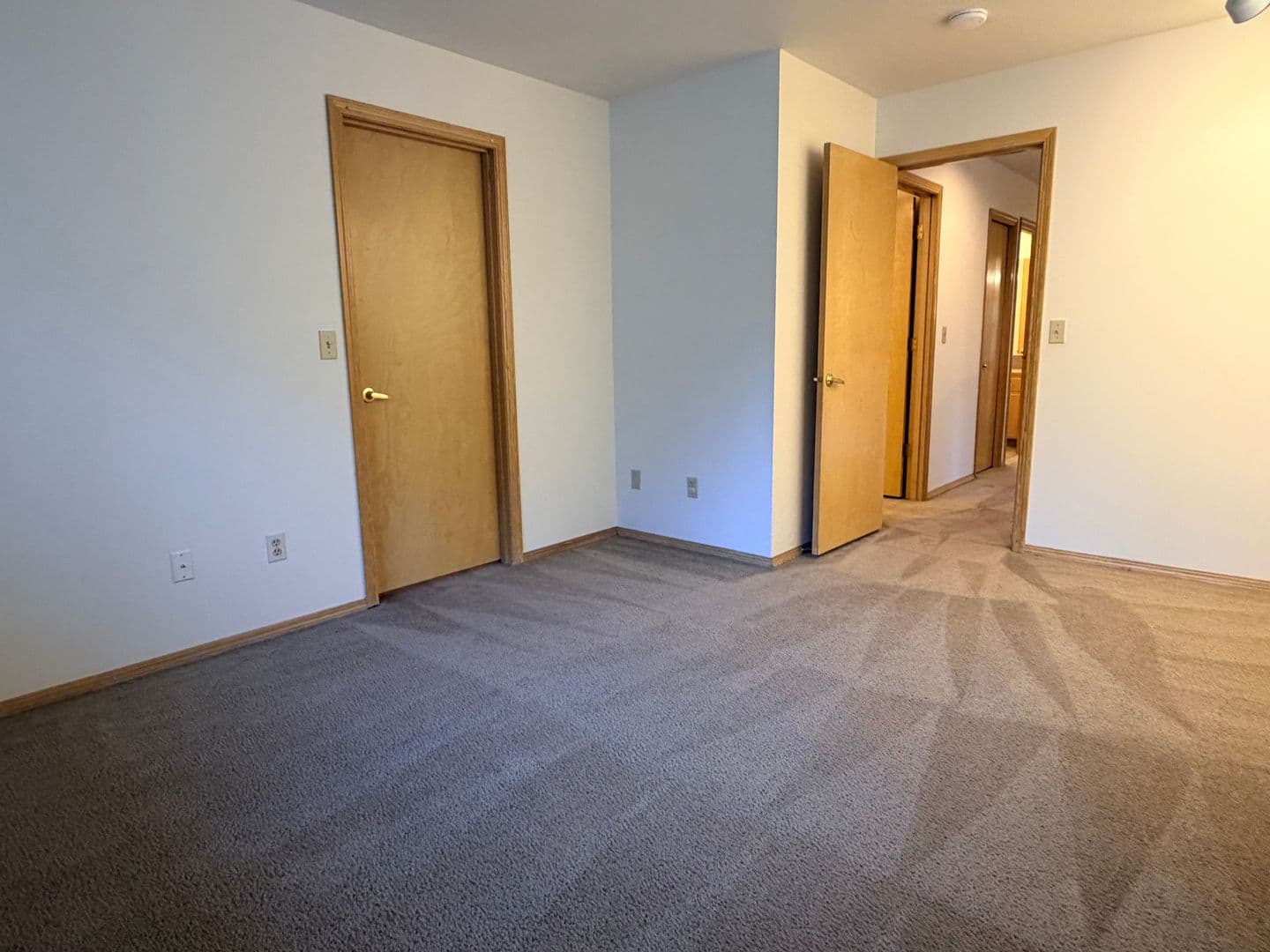 TIGARD House: 9570 SW MILLEN DR