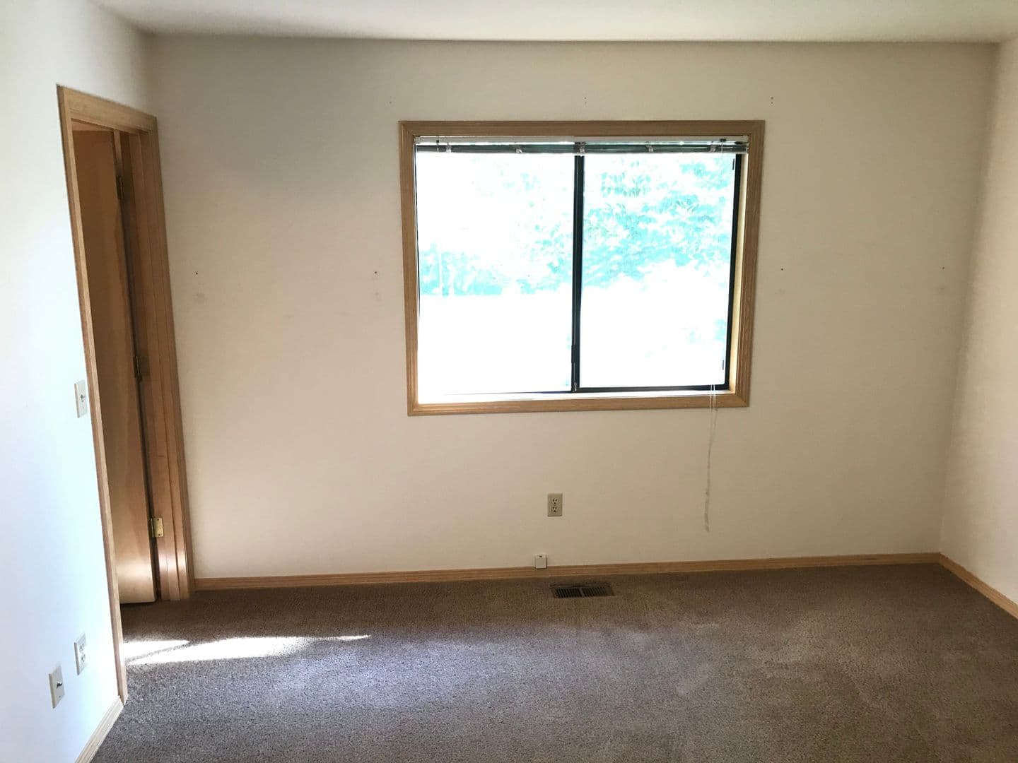 TIGARD House: 9570 SW MILLEN DR