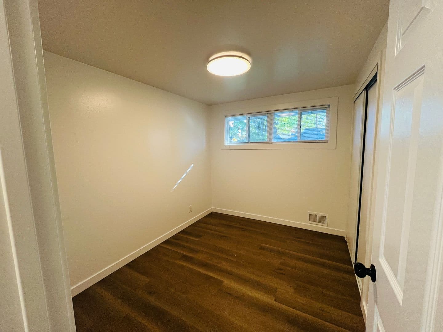 OREGON CITY Apartment: 409 & 411 EASTFIELD DR.