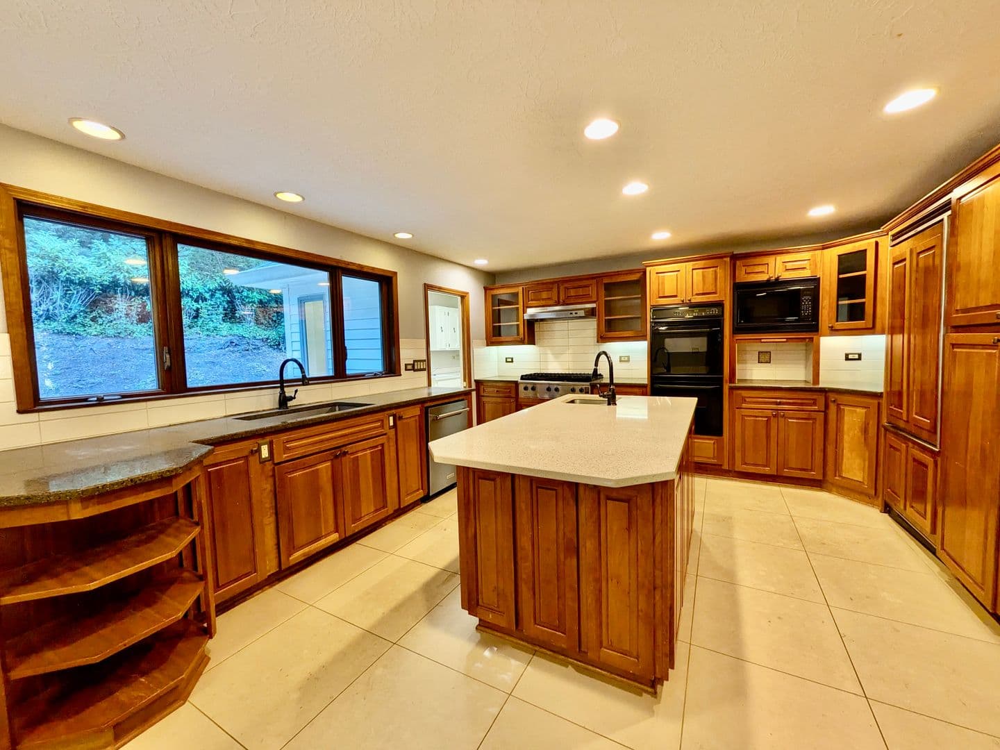 LAKE OSWEGO House: 18132 WESTVIEW DRIVE
