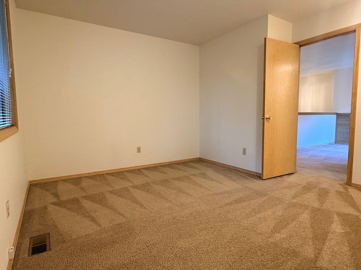 TIGARD House: 9570 SW MILLEN DR