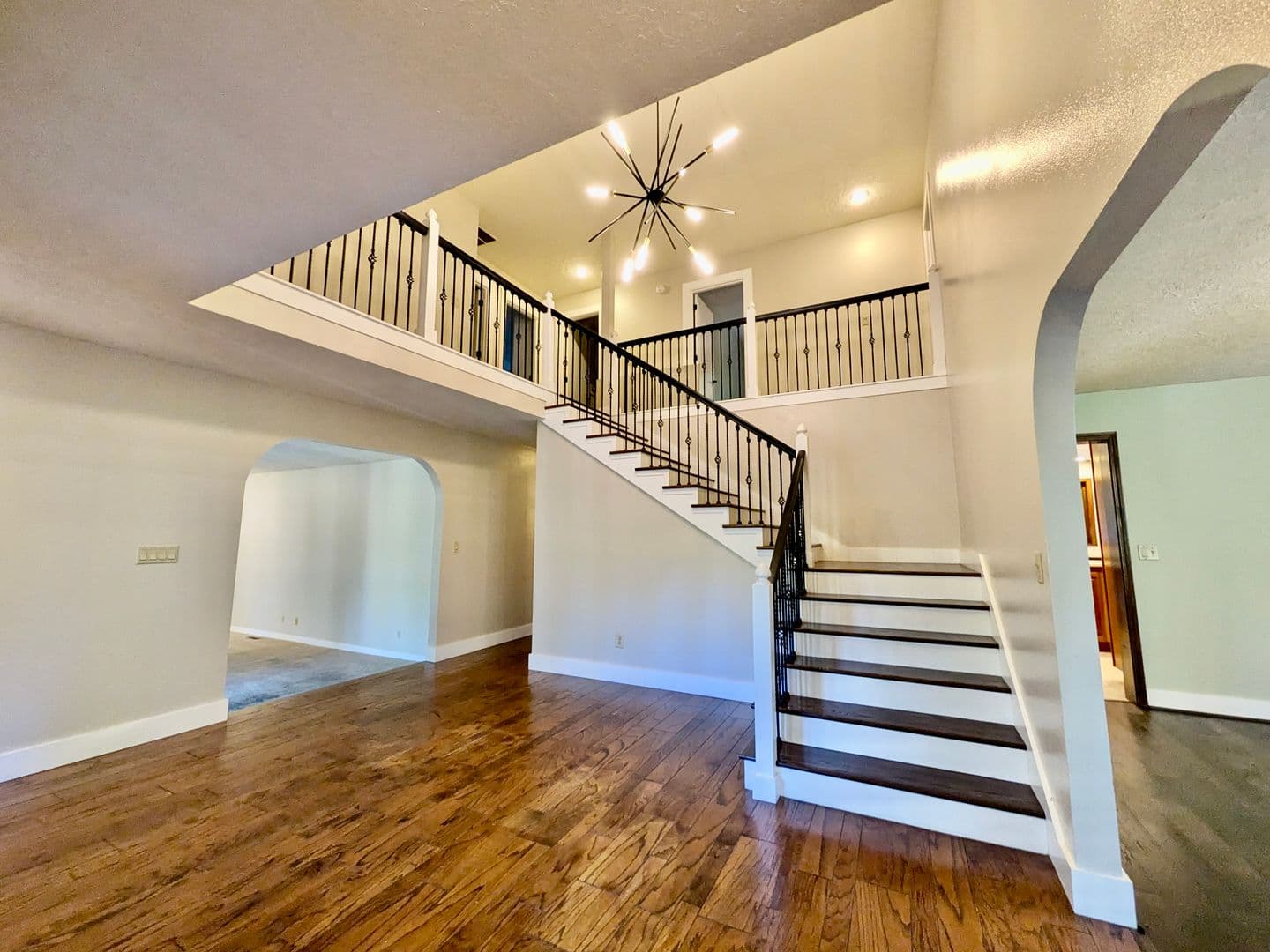 LAKE OSWEGO House: 18132 WESTVIEW DRIVE
