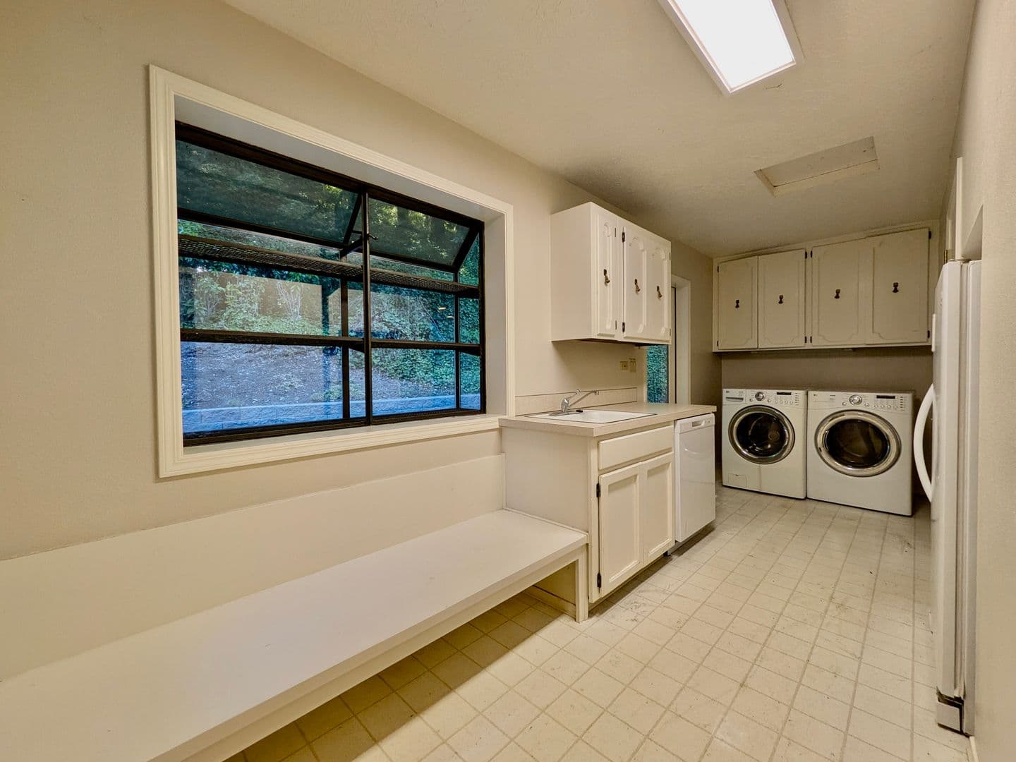 LAKE OSWEGO House: 18132 WESTVIEW DRIVE