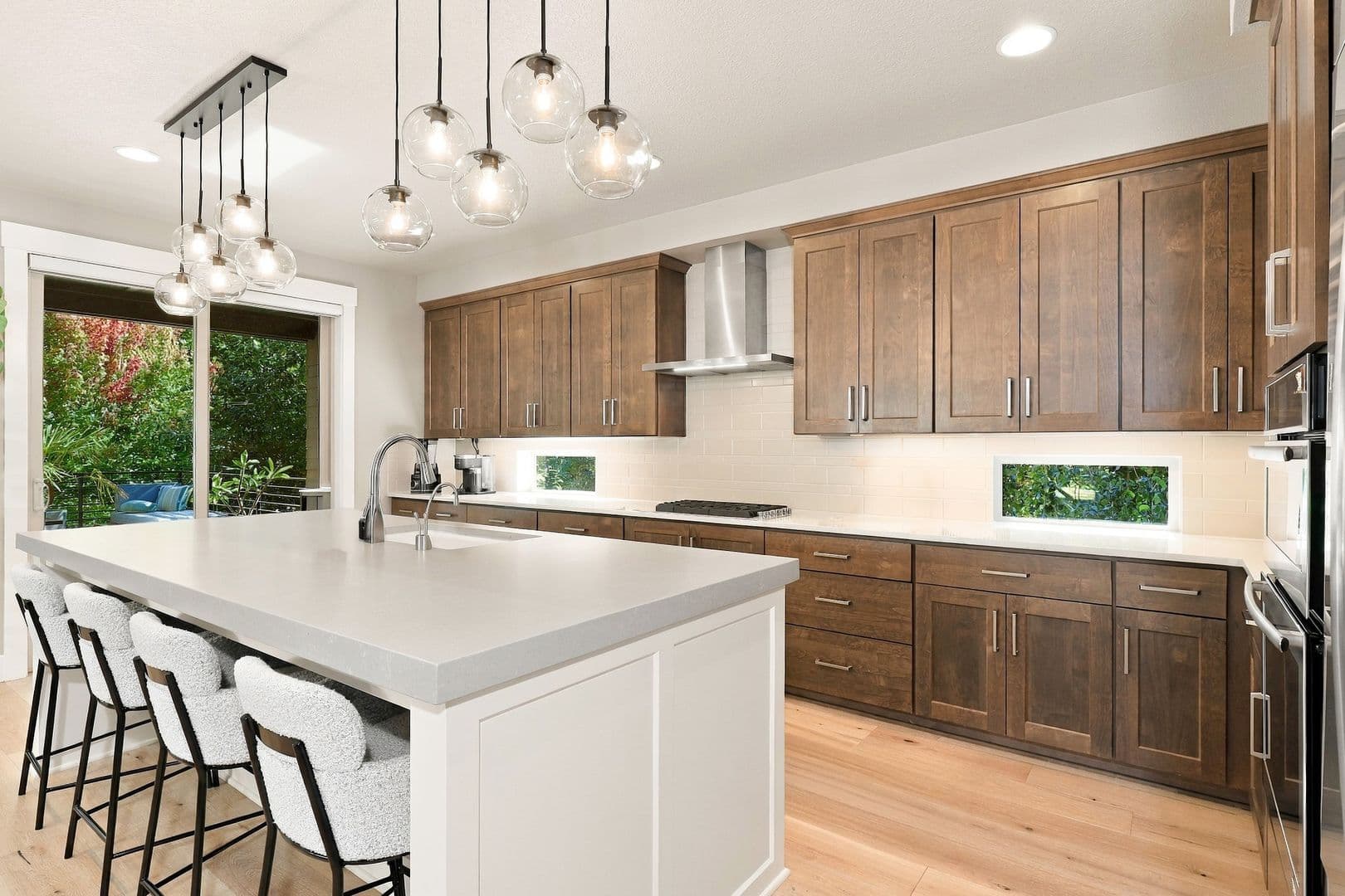 PORTLAND House: 10160 NW BARNHART LN