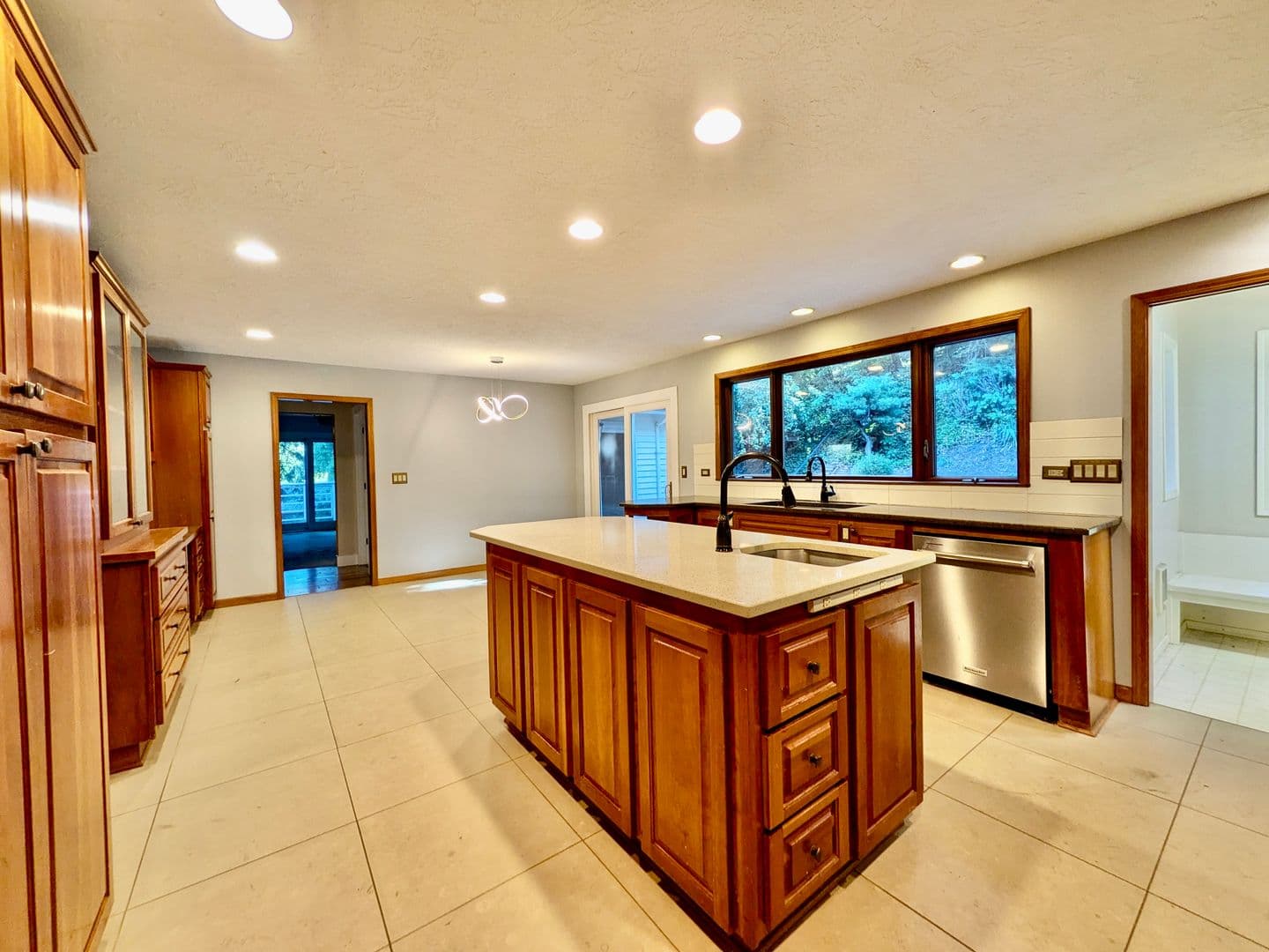 LAKE OSWEGO House: 18132 WESTVIEW DRIVE