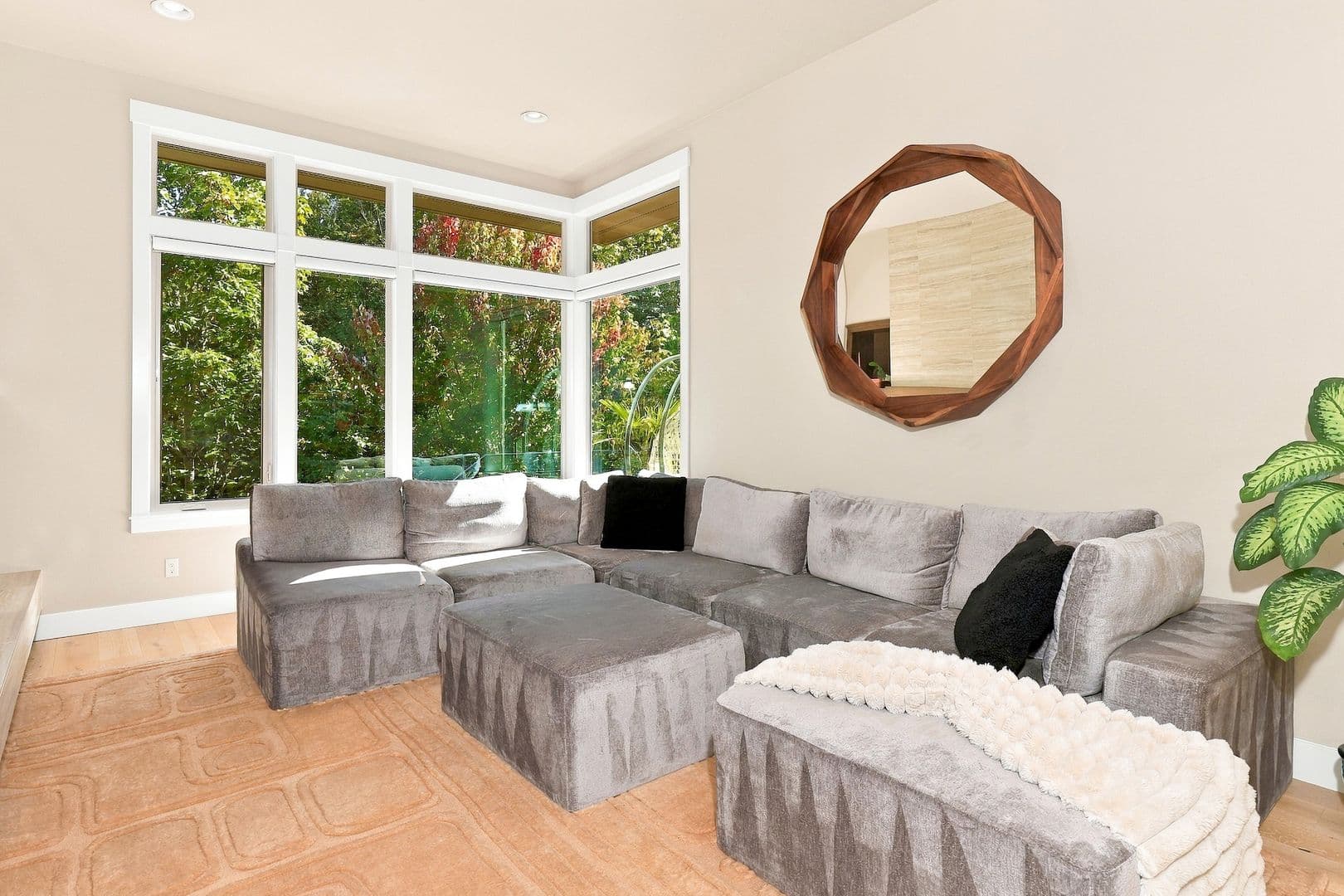 PORTLAND House: 10160 NW BARNHART LN