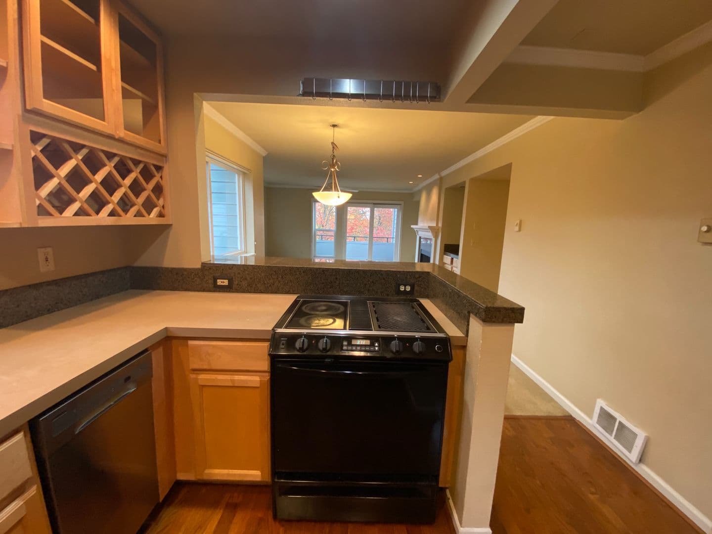 PORTLAND House: 4970 SW LANDING DR
