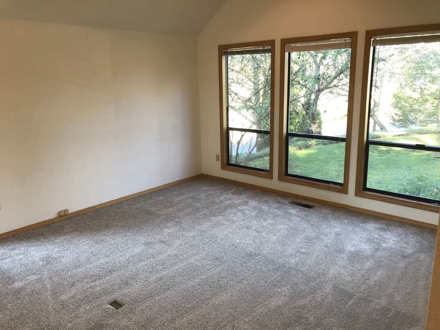 TIGARD House: 9570 SW MILLEN DR