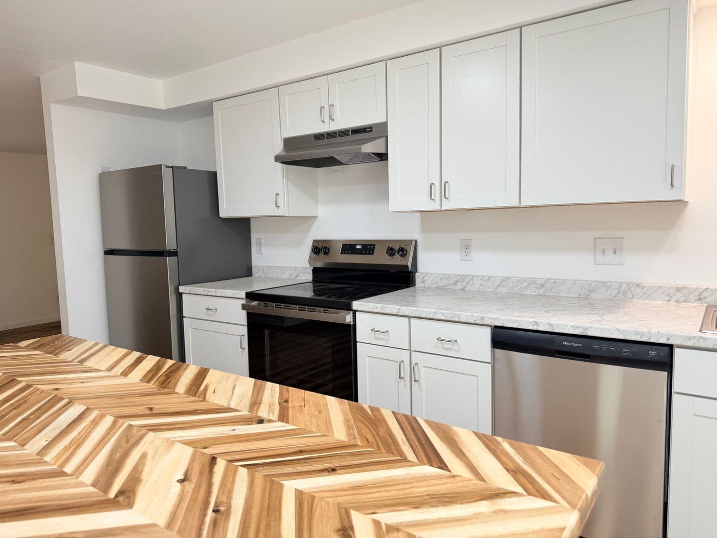 HILLSBORO House: 1660 SE SUSSEX CT