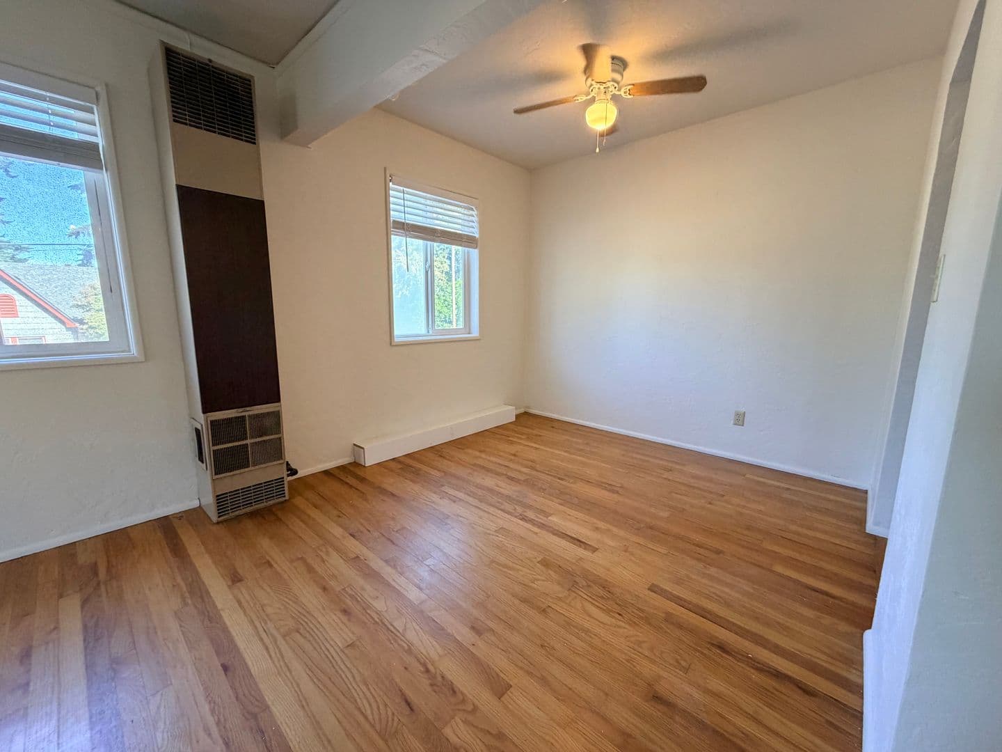 PORTLAND Apartment: 6634 E BURNSIDE #A-N