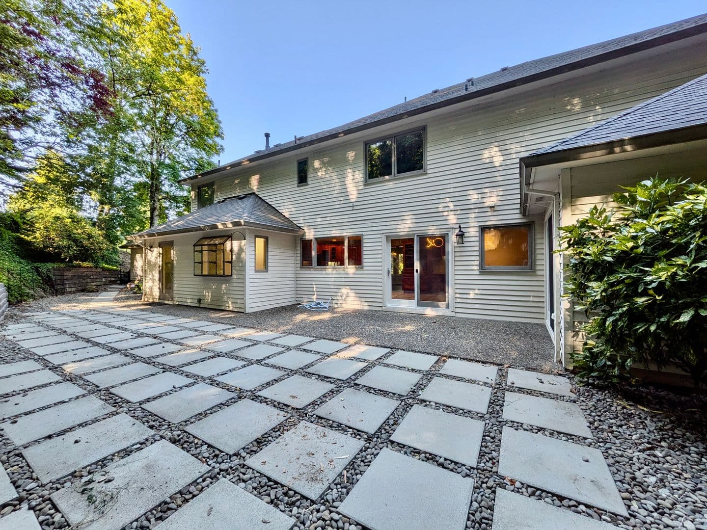 LAKE OSWEGO House: 18132 WESTVIEW DRIVE