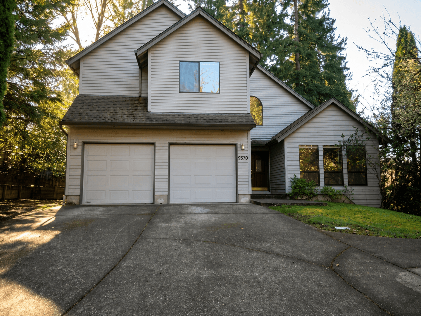 TIGARD House: 9570 SW MILLEN DR