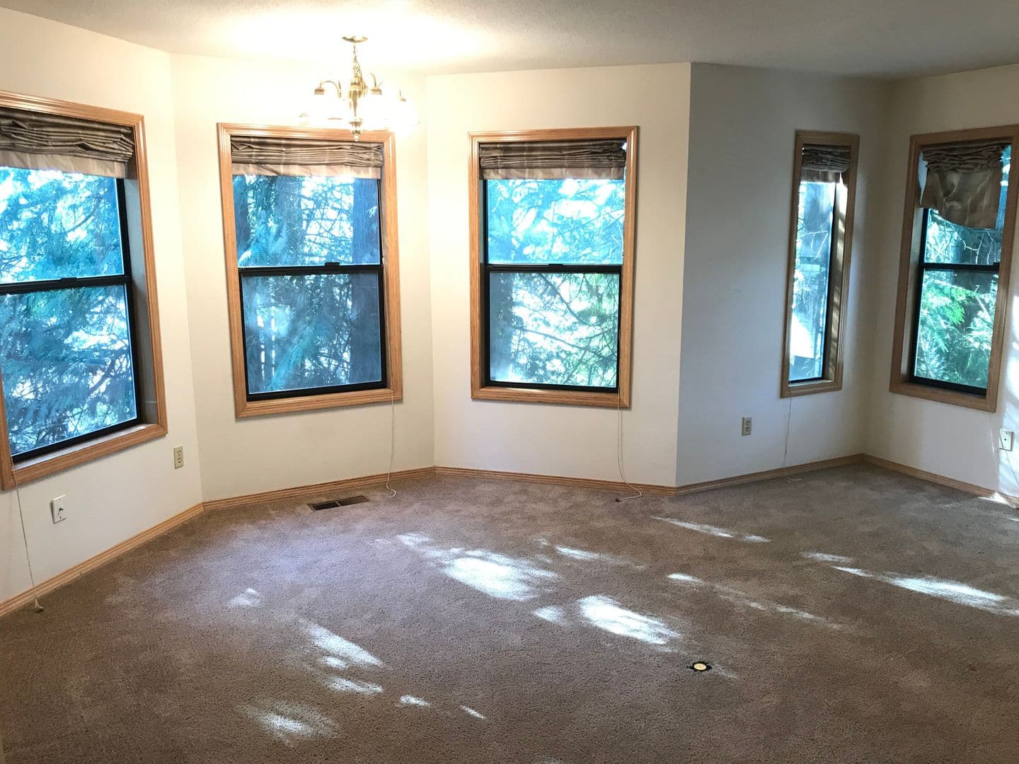 TIGARD House: 9570 SW MILLEN DR