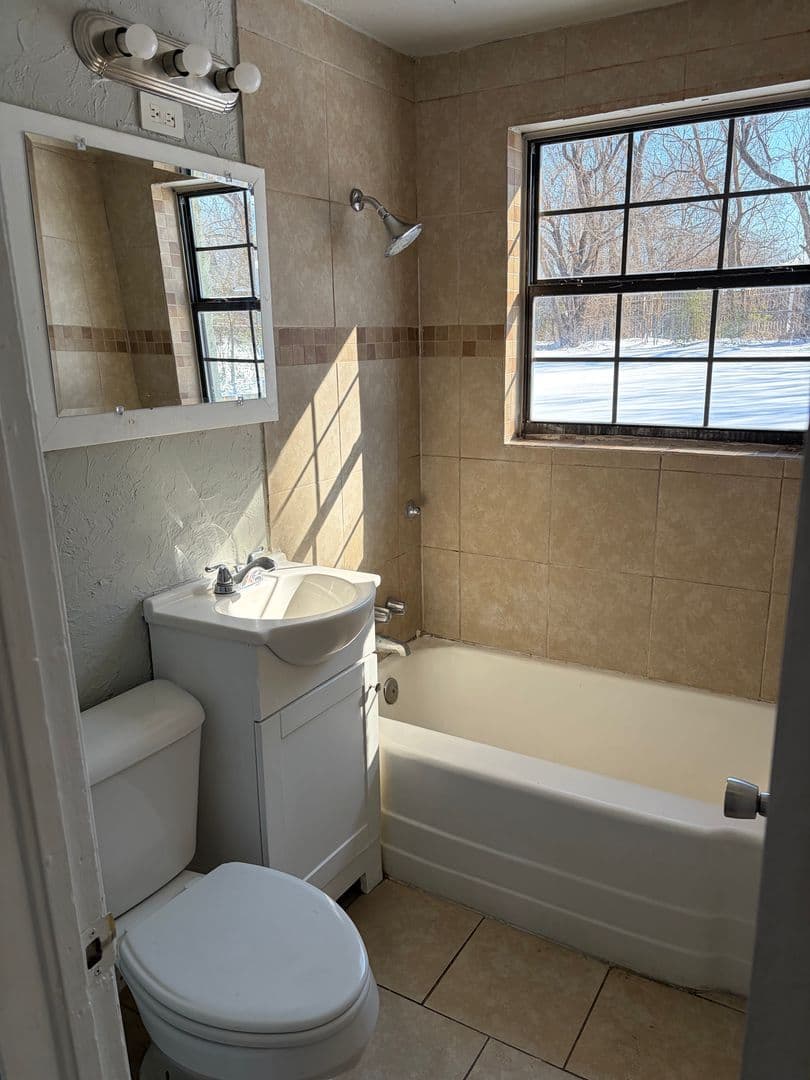 Del City House: 1816 Lariet Lane