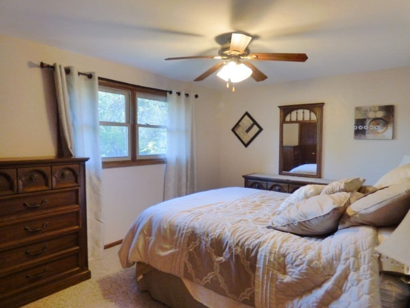Green Bay House: 2171 Packerland Dr.