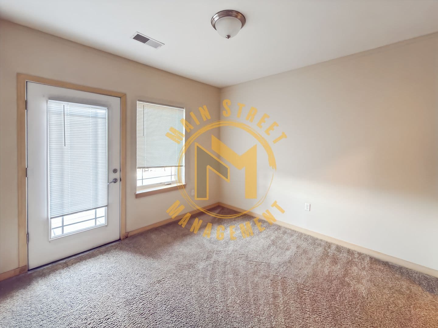 Green Bay Apartment: 401 N Washington St.